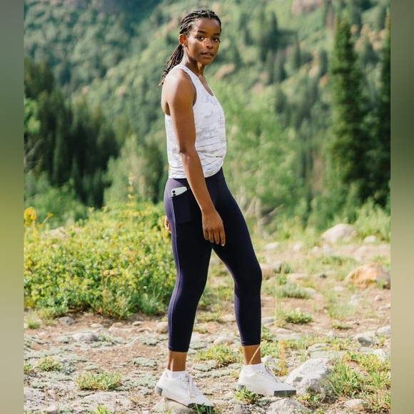 ZYIA Navy Pocket Brilliant Hi-Rise Capri 20” (8-10) NWT 5096 - Picture 5 of 14